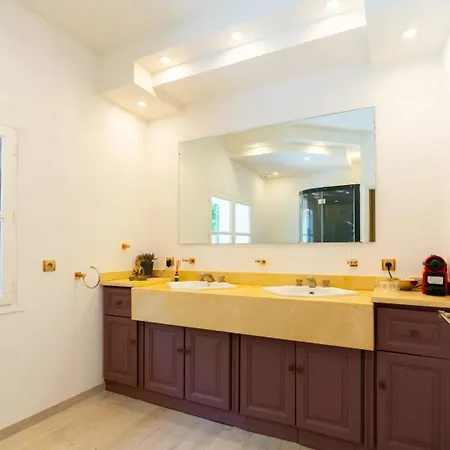 Domaine Royal Guest house