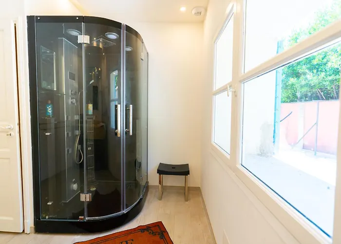 Πανσιόν Domaine Royal *