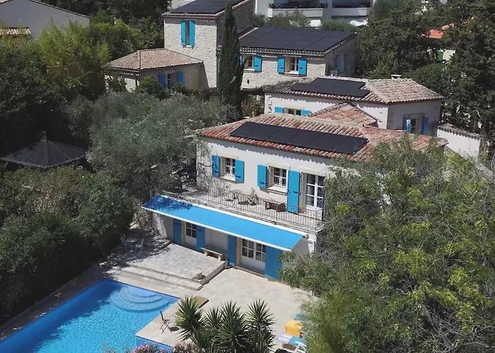 بيت ضيافة Domaine Royal نيم